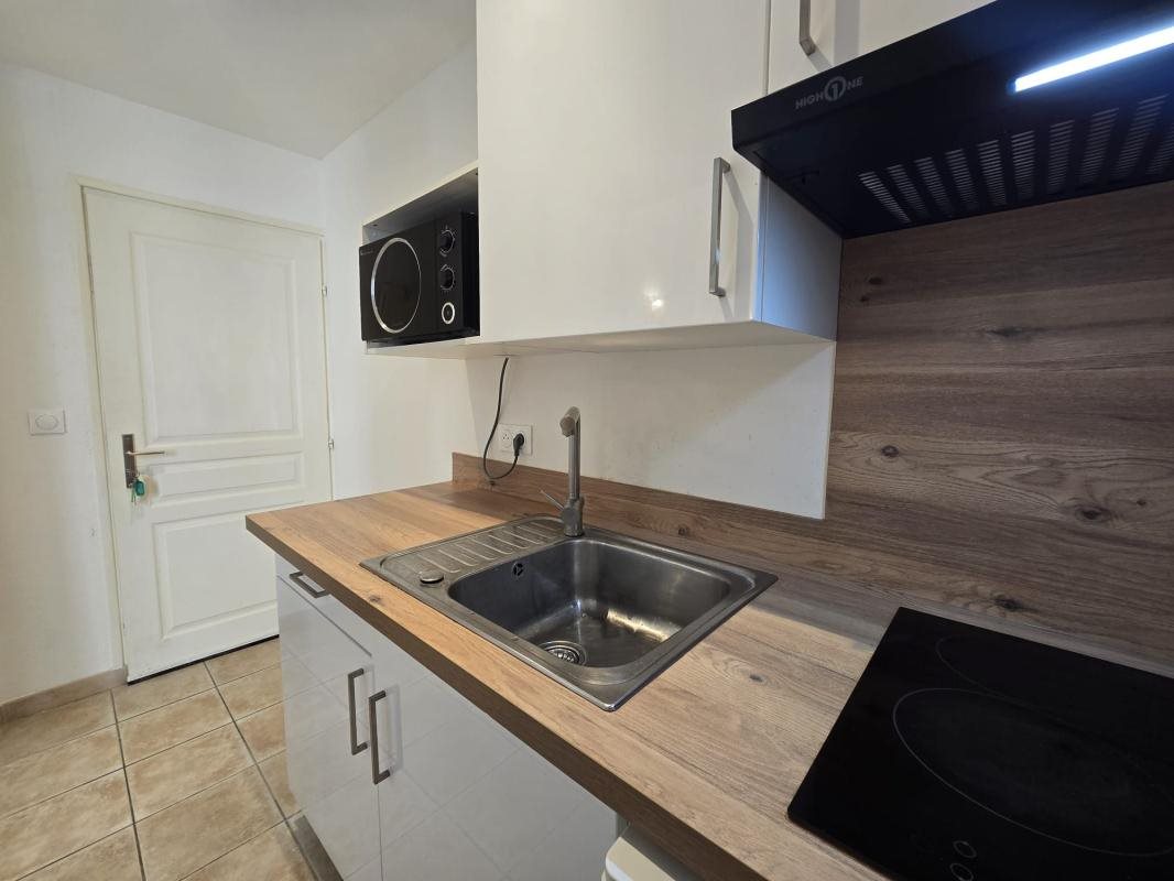 Appartement à louer, 18m², Eyguières