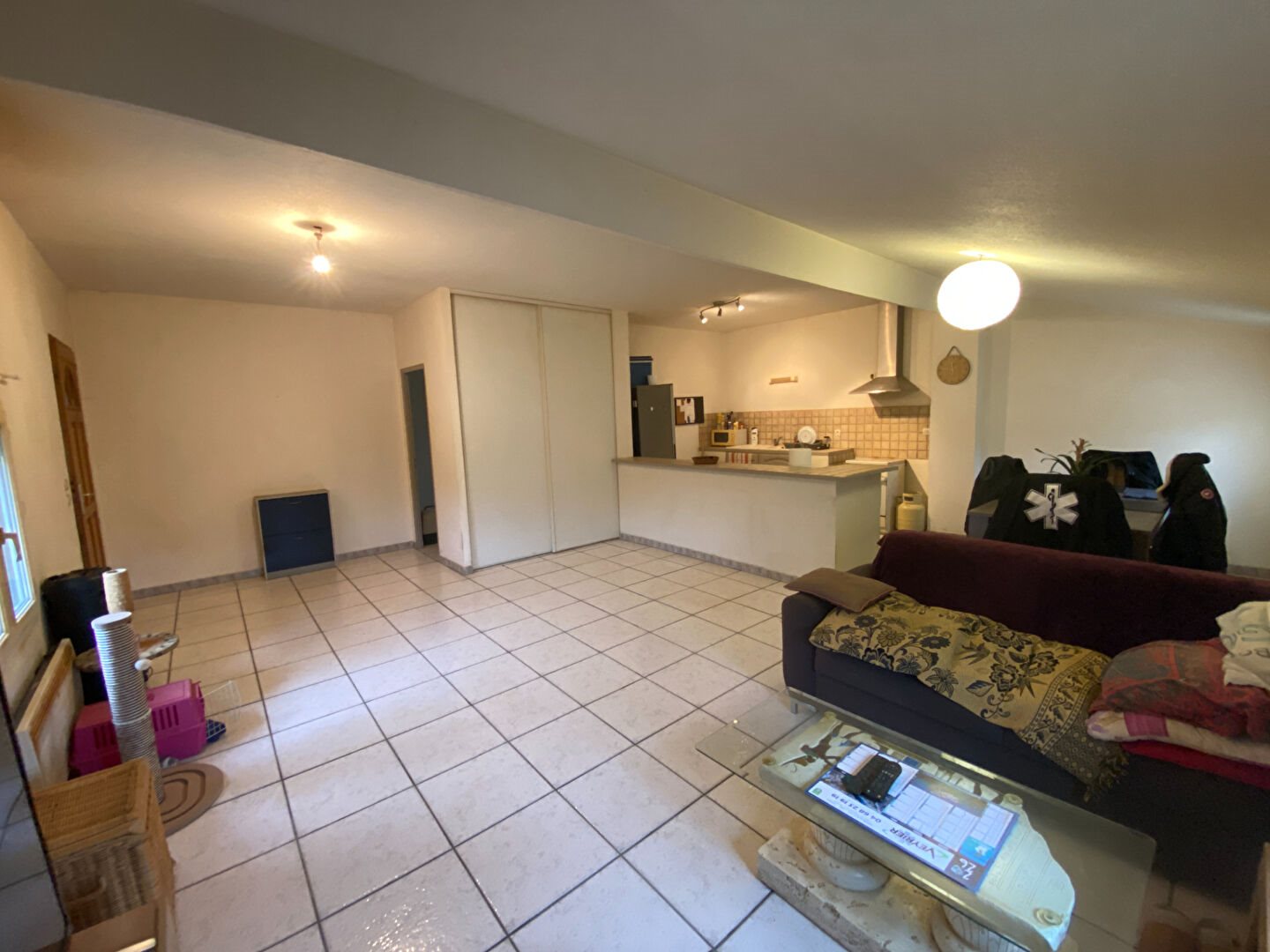 Appartement à louer, 74m², Fendeille