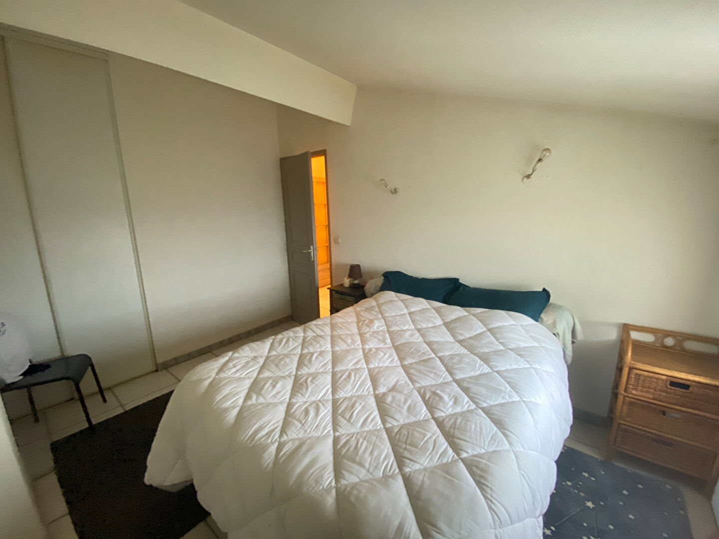 Appartement à louer, 74m², Fendeille