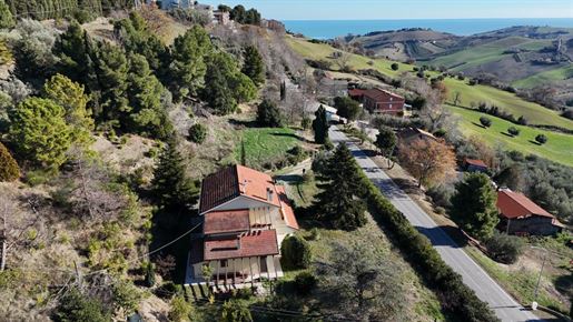 Villa mit Meerblick in der Nähe von Fermo 