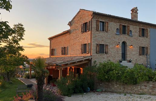 Agriturismo with glamping and pool 