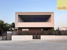 8 room luxury Villa for sale in Latsia, Cyprus