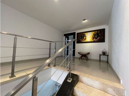 Advert picture