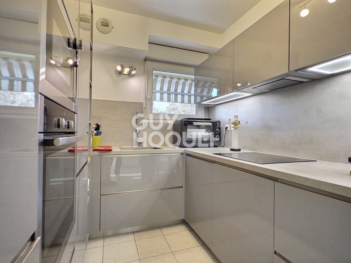 Appartement à louer, 83m², Marseille 8ème