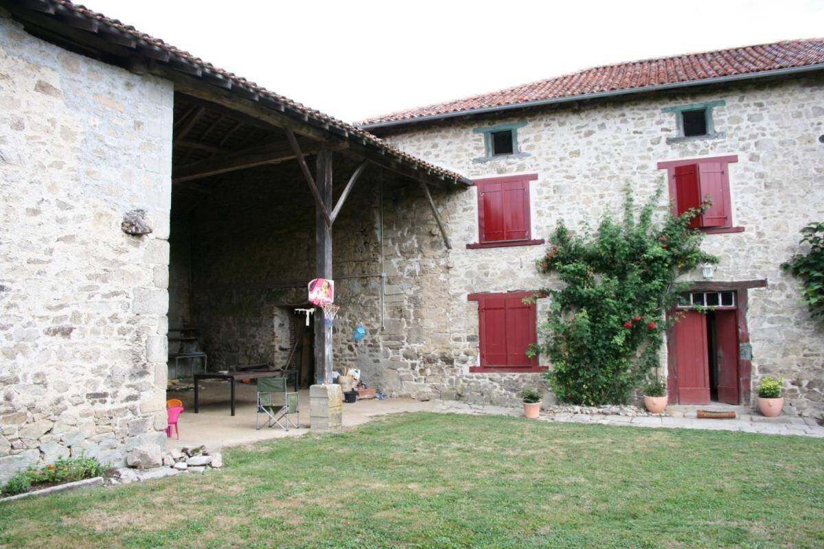 Maison à louer, 200m², Eyjeaux