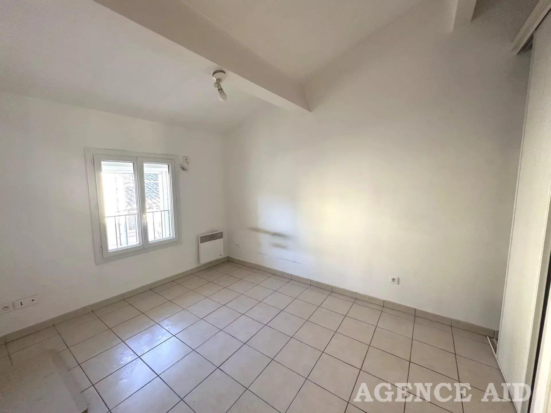 Appartement à louer, 28m², Cuges-les-Pins