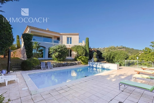 Superbe villa moderne avec vue panoramique sur la baie de Cannes