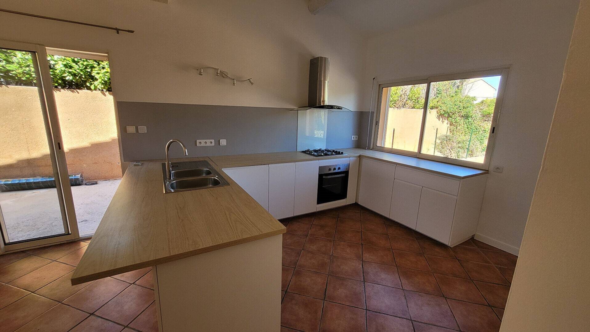 Maison à louer, 131m², Saint-Saturnin-lès-Avignon