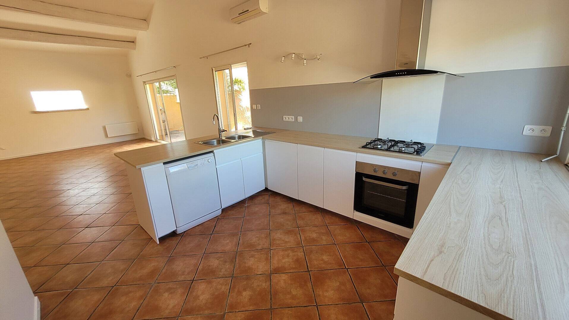 Maison à louer, 131m², Saint-Saturnin-lès-Avignon