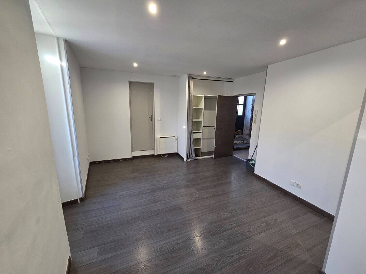 Appartement à louer, 23m², Nîmes