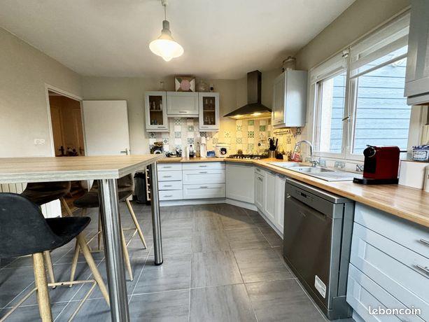 Maison à louer, 164m², Sains-en-Amiénois