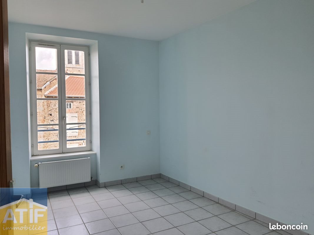 Appartement à louer, 94m², Grézolles