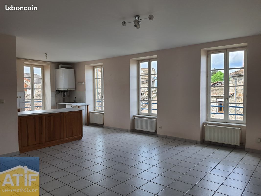 Appartement à louer, 94m², Grézolles