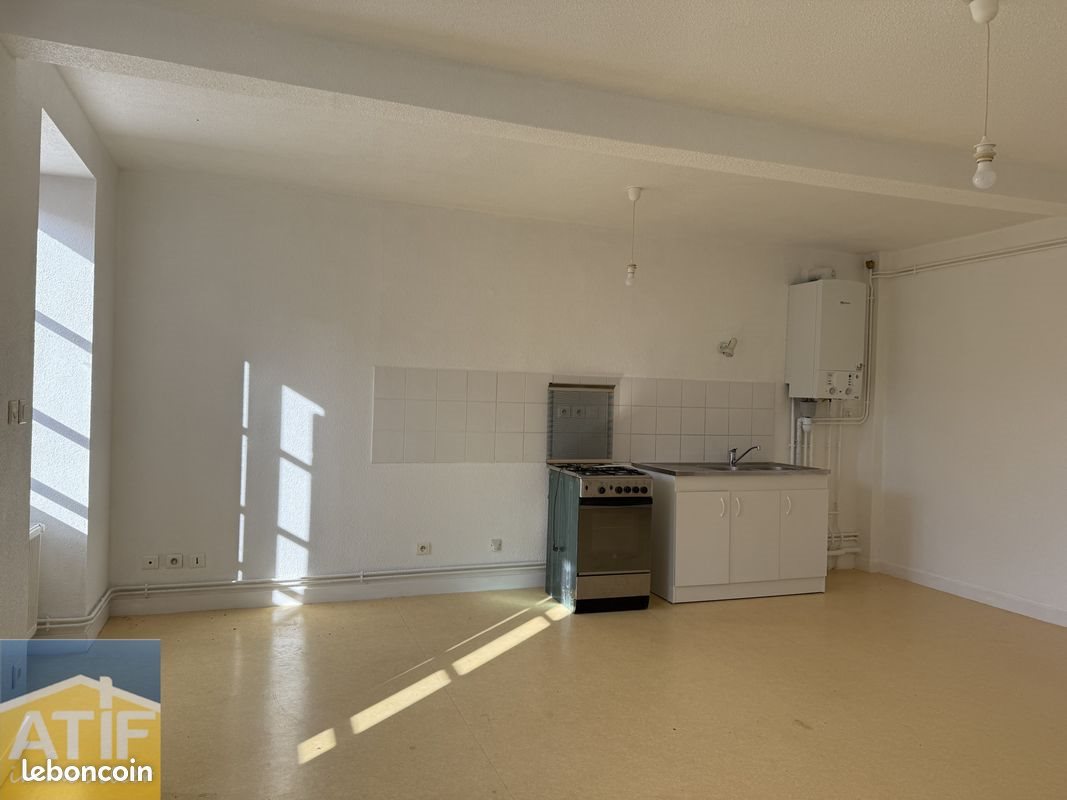 Appartement à louer, 46m², Grézolles