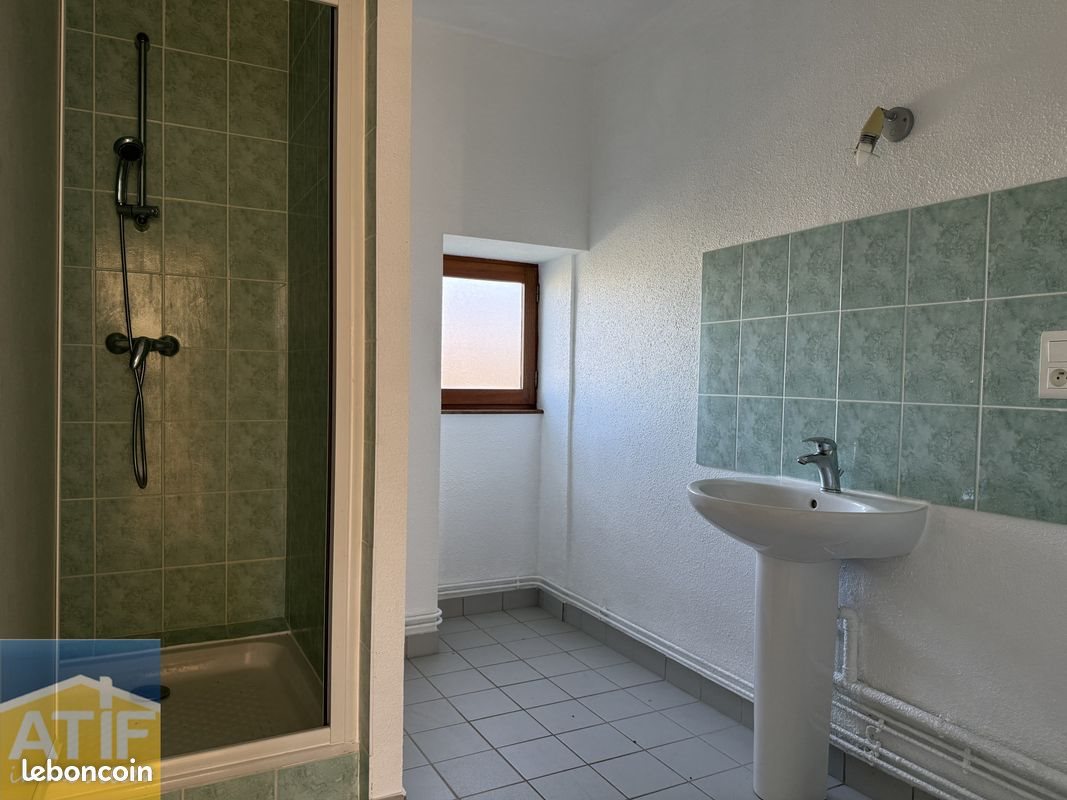 Appartement à louer, 46m², Grézolles