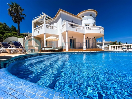 4-Bett-Villa mit Infinity-Pool und Panoramablick auf das Land - Golfe Santo António, Budens