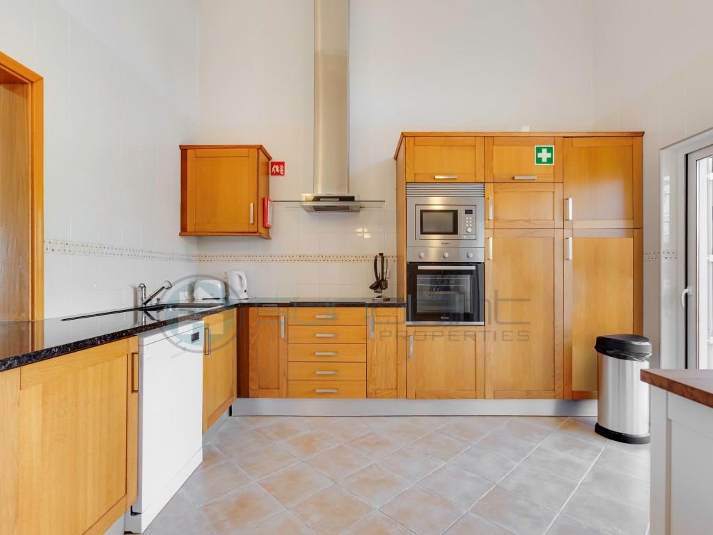 Modern 2 Bedroom Corner Townhouse with Sea Views - The View in Salema