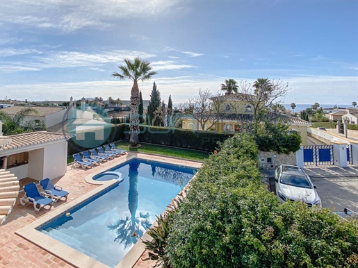 Villa de luxe avec 4+1 chambres, avec piscine, garage et beaux jardins avec vue sur la mer - Praia d