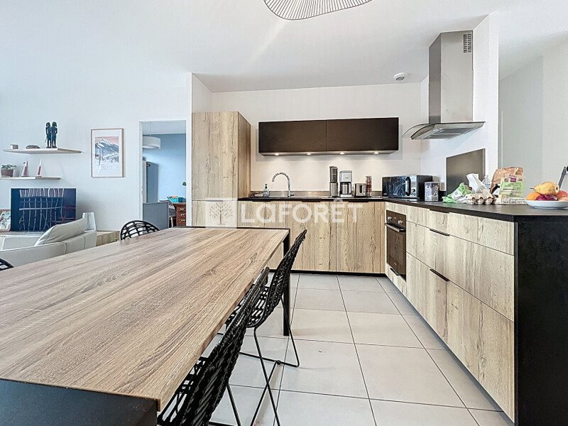 Appartement à louer, 83m², Barby