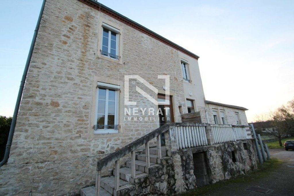 Maison à louer, 107m², Mervans