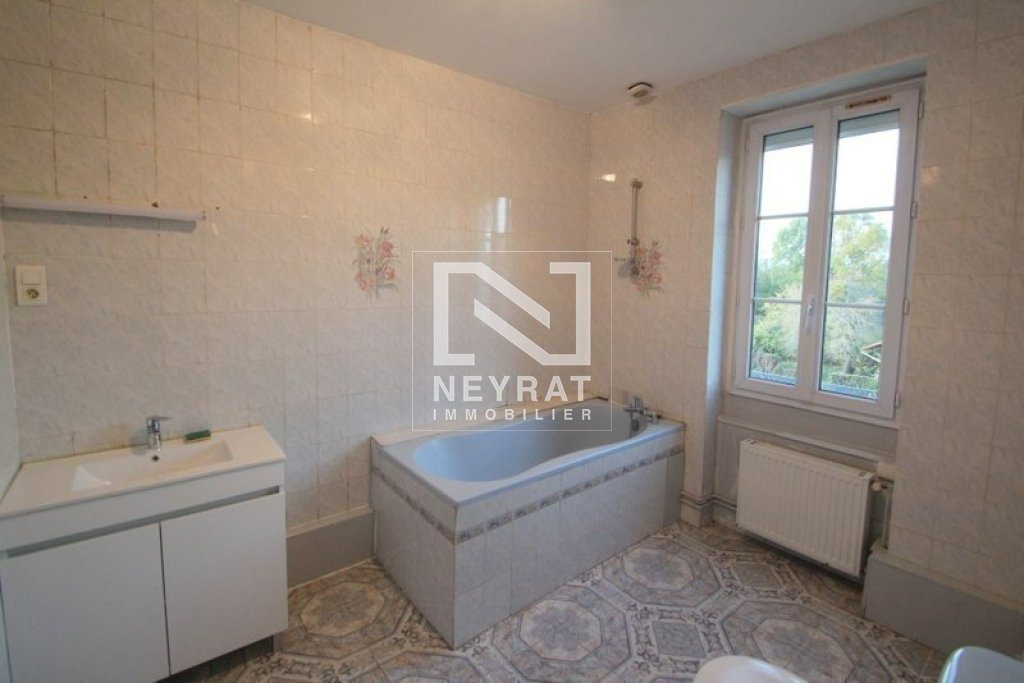 Maison à louer, 107m², Mervans