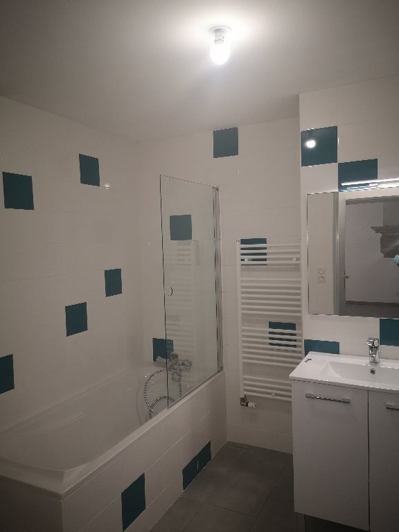 Appartement à louer, 78m², Gray