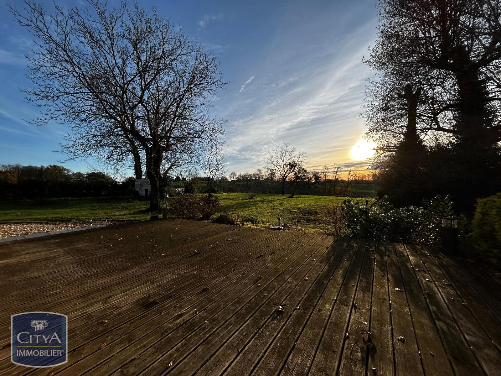 Maison à louer, 81m², Saint-Jal