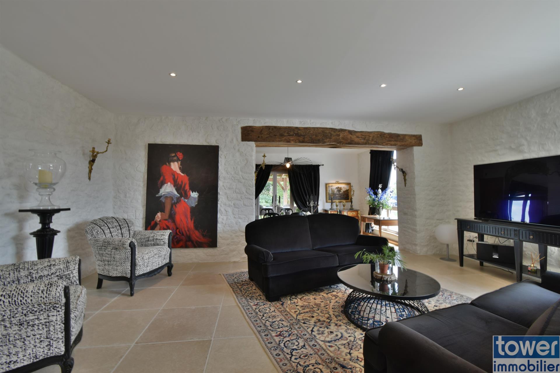 Issigeac, 464 m2 stone farmhouse renovated with 2 gîtes and swimming pool on 14 hectares
