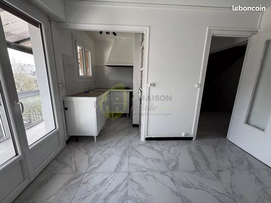 Maison à louer, 111m², Mehun-sur-Yèvre