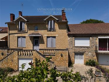 Belle maison en pierre avec piscine et gîte