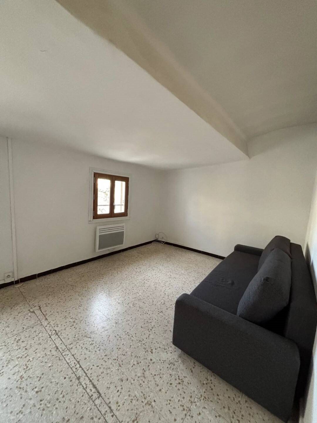 Appartement à louer, 37m², Nîmes