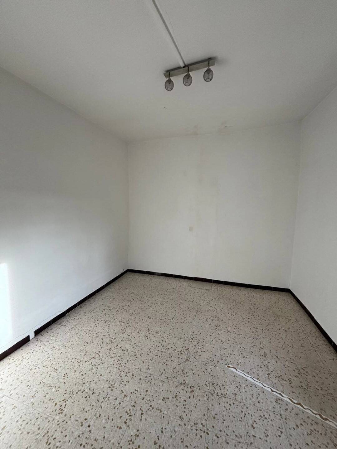 Appartement à louer, 37m², Nîmes