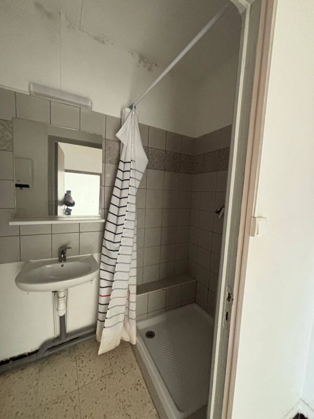 Appartement à louer, 37m², Nîmes