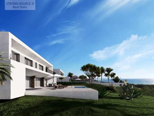 Fantastique villa de 5 chambres à vendre, 480 m2, terrain de 2 500 m2, face à la mer, avec vue panor