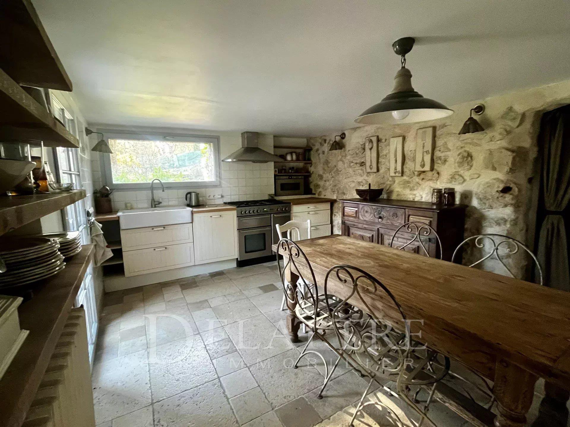 Compra: Vivenda (06330)