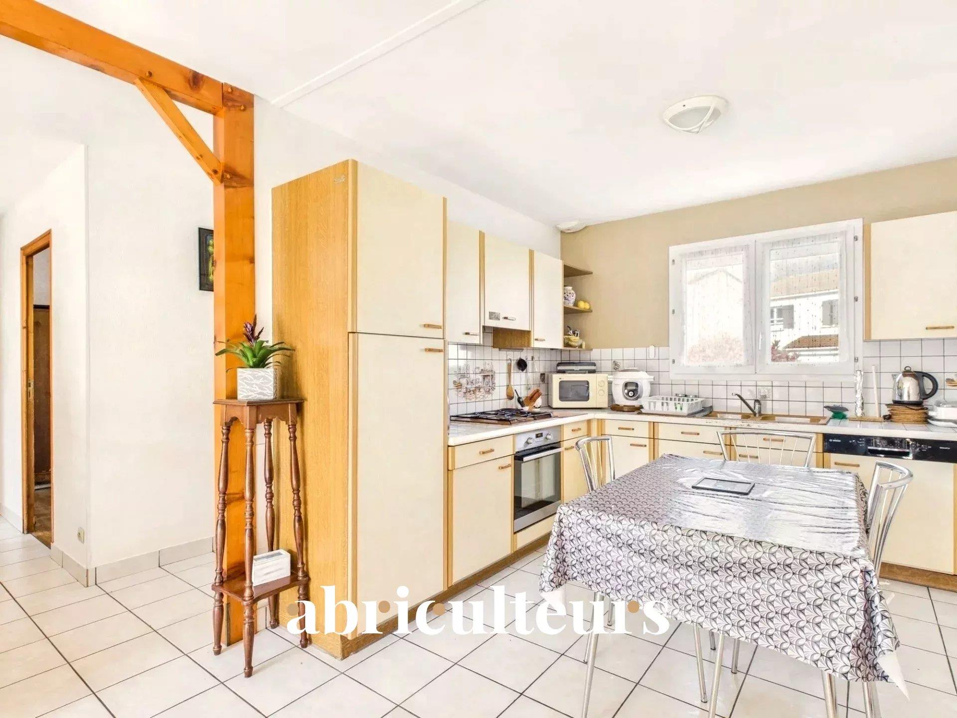 Single-Storey house plus studio in Saint-Sébastien - Quartier Familial et Verdoyant