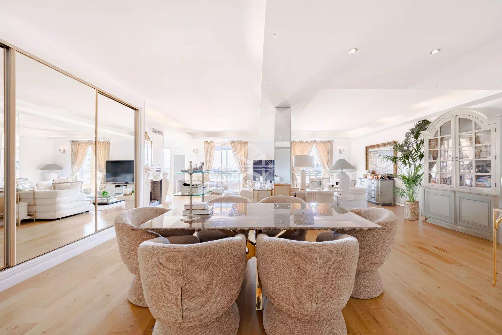 Exceptional Duplex with Rooftop Terrace and Panoramic View of Port Hercule