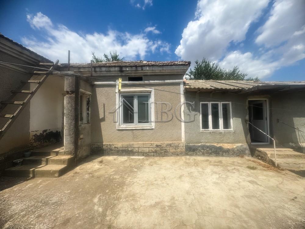??️ House for Renovation with Large Garden - Only 15 Minutes from the Sea