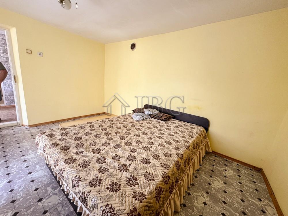 ??️ House for Renovation with Large Garden - Only 15 Minutes from the Sea
