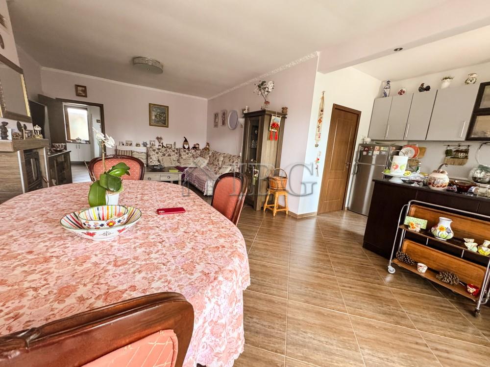 Lovely 3-Bedroom House with Garden Paradise Near Balchik