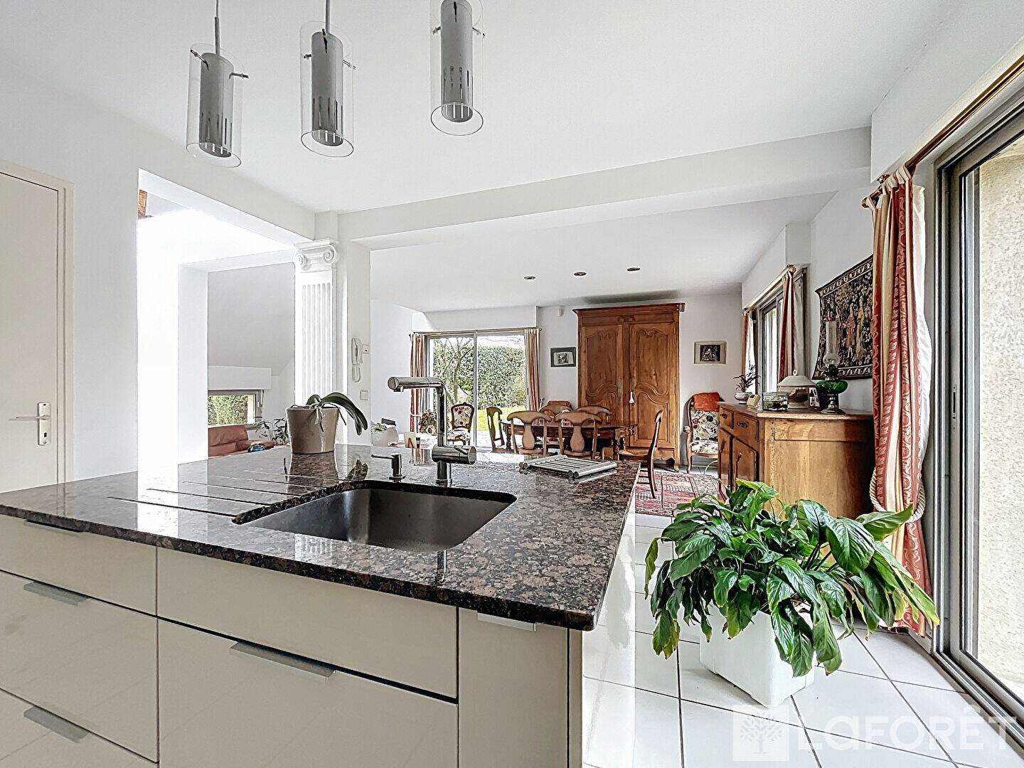 Maison à vendre, 130m², La Ville-du-Bois