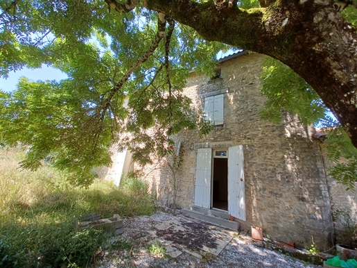 Old presbytery with adjoining outbuilding - attached garage - Pretty view of the countryside