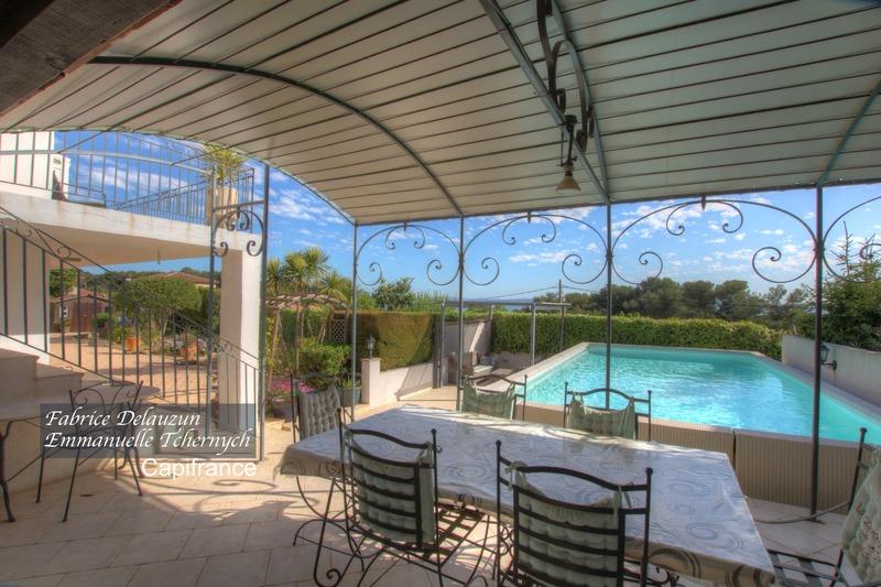 Maison à vendre, 230m², Saint-Mitre-les-Remparts