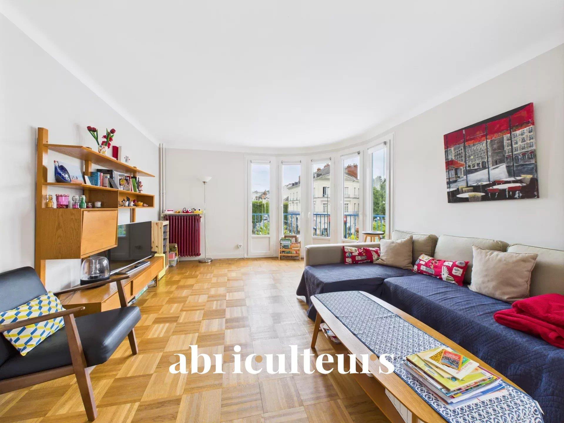 Large family flat in perfect condition - 4 bedrooms, 101m², 2nd floor with lift - place René Bouhier