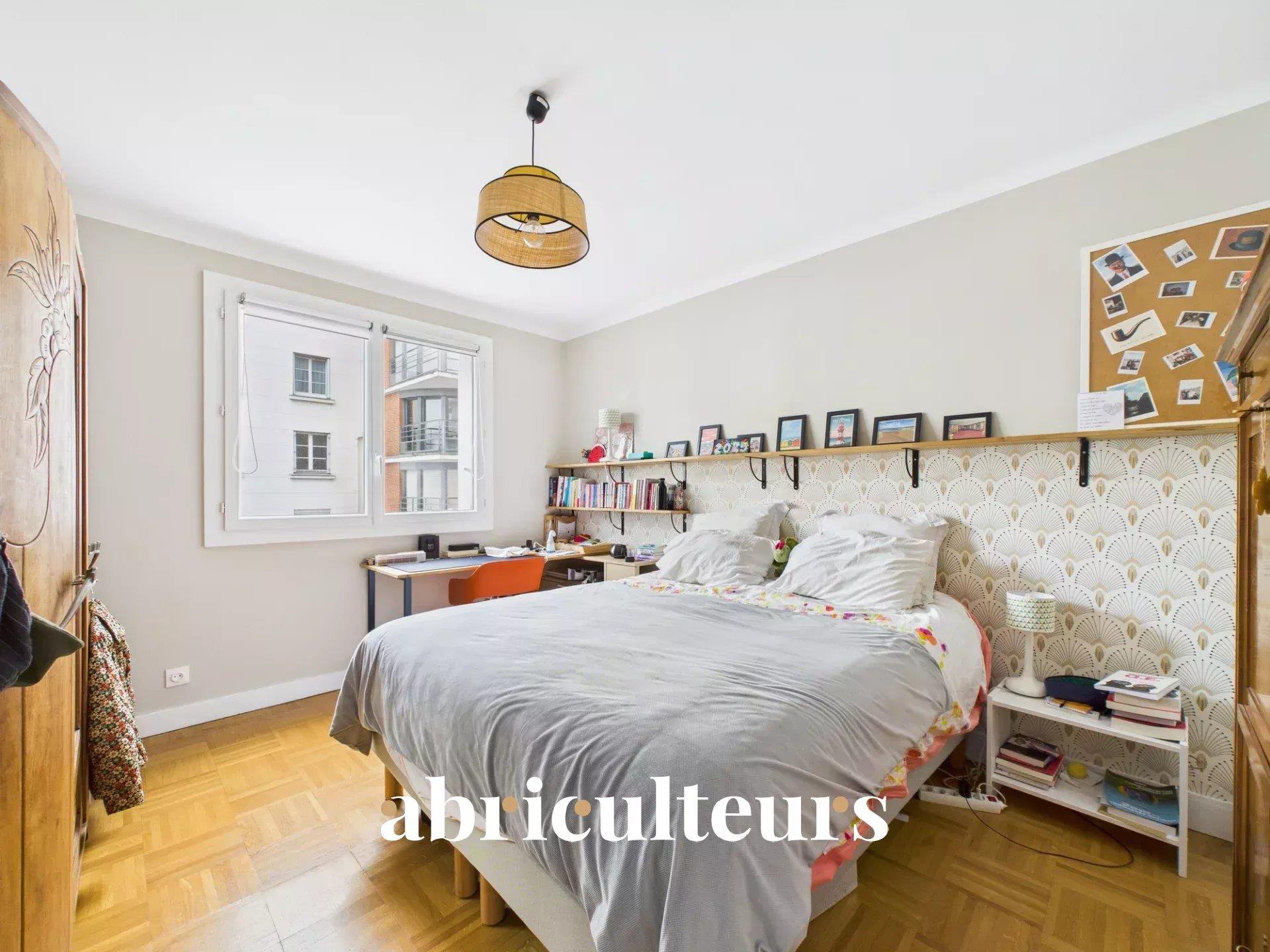 Large family flat in perfect condition - 4 bedrooms, 101m², 2nd floor with lift - place René Bouhier