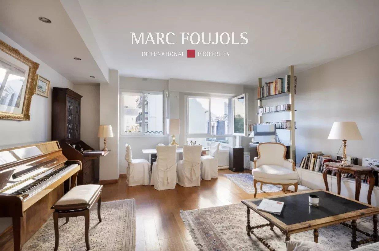 Paris Xvi Passy Trocadéro - Quiet apartment on greenery - 2 bedrooms - Balcony