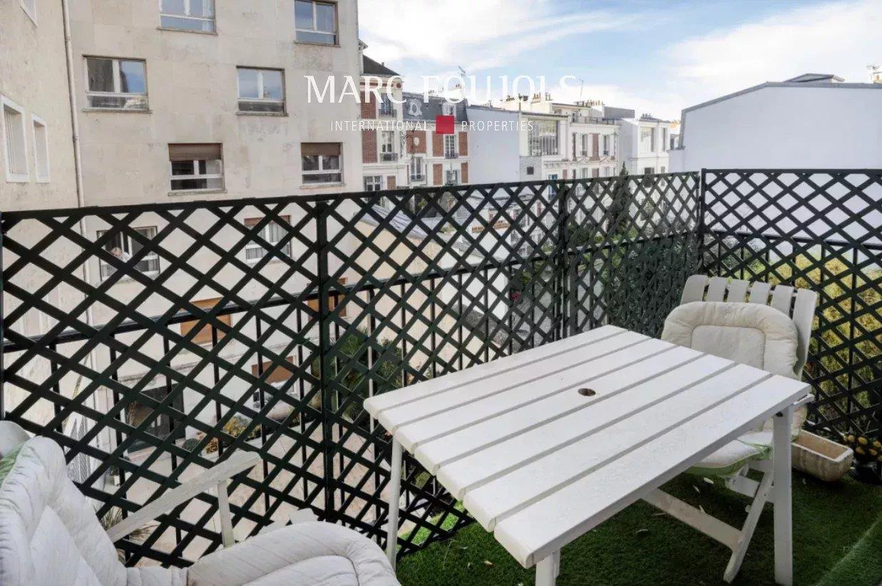 Paris Xvi Passy Trocadéro - Quiet apartment on greenery - 2 bedrooms - Balcony