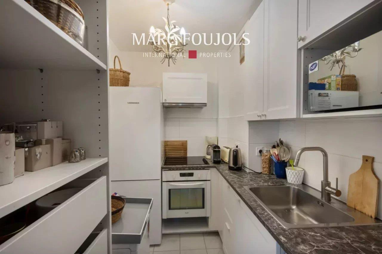 Paris Xvi Passy Trocadéro - Quiet apartment on greenery - 2 bedrooms - Balcony