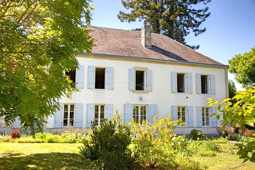 Magnificent Riverside Maison de Maître with Guest house