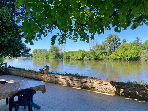 Magnificent Riverside Maison de Maître with Guest house